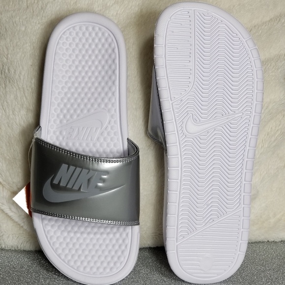 NEW Nike Benassi Slides - Picture 4 of 4
